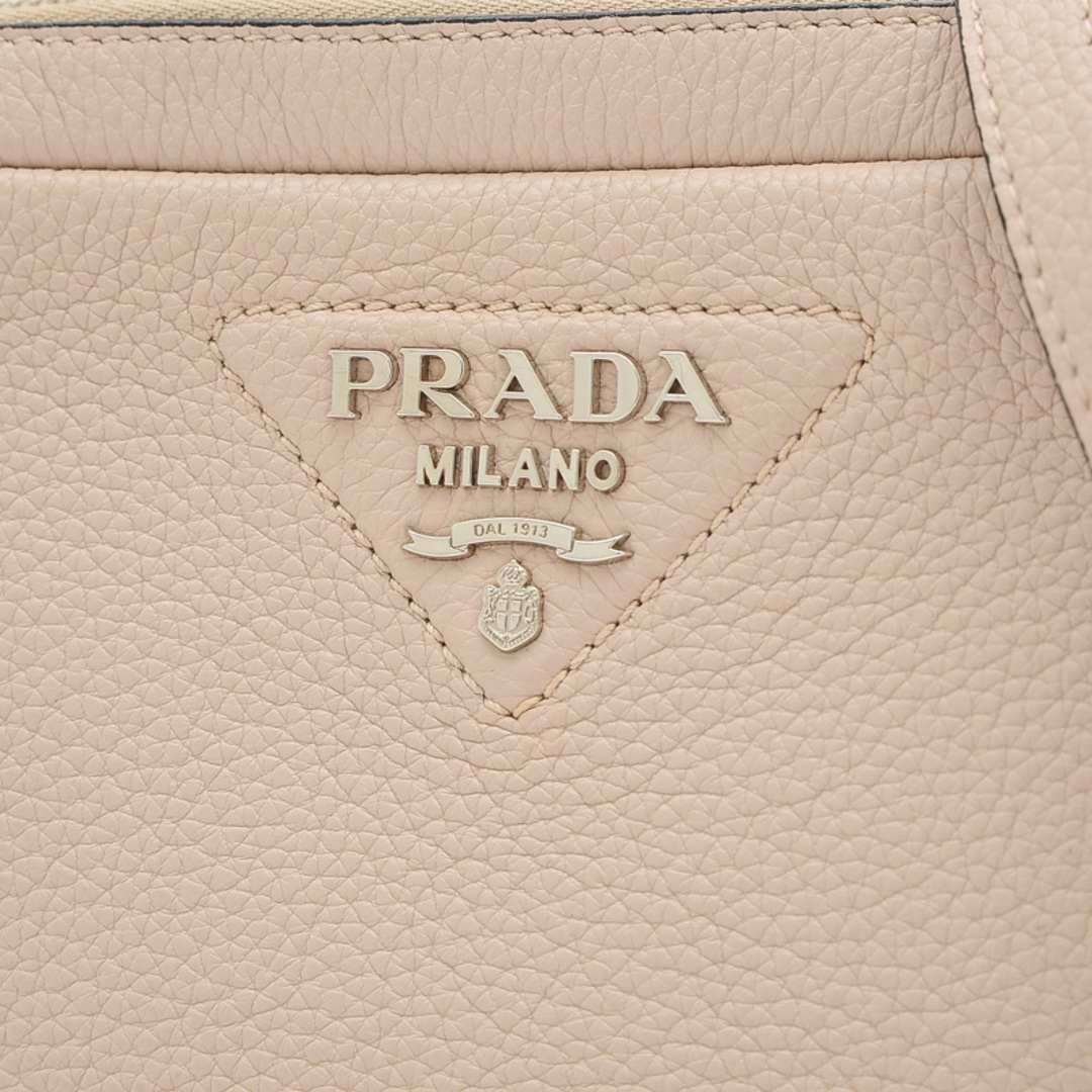 PRADA(プラダ)のプラダ メタルロゴ ダブルファスナー ショルダーバッグ レザー ニンフェア 1B レディースのバッグ(ショルダーバッグ)の商品写真