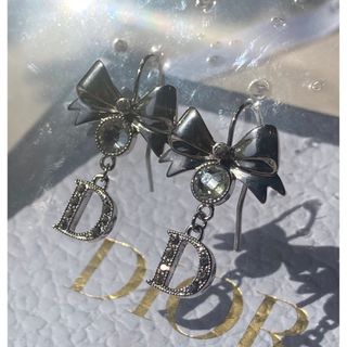 dior クリスタルリボン ピアス