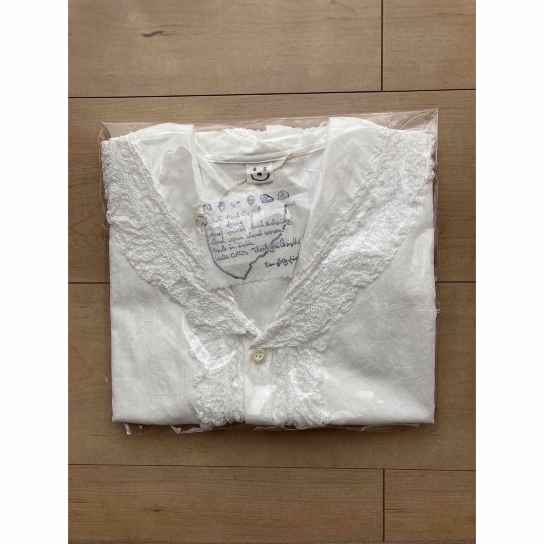 45R(フォーティファイブアール)の全国即完売❣️45R✨ インドカディのレースフリルMシャツ レディースのトップス(シャツ/ブラウス(半袖/袖なし))の商品写真