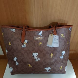 コーチ(COACH)のCOACH　新品　未使用　トートバッグ　スヌーピー(トートバッグ)