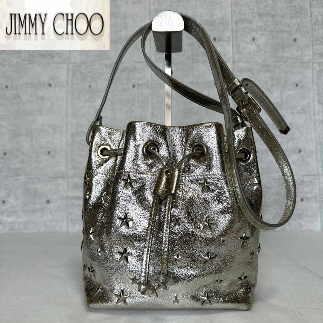 JIMMY CHOO(ジミーチュウ)の【美品】JIMMY CHOO JUNO/S シルバー 巾着 ショルダーバッグ レディースのバッグ(ショルダーバッグ)の商品写真