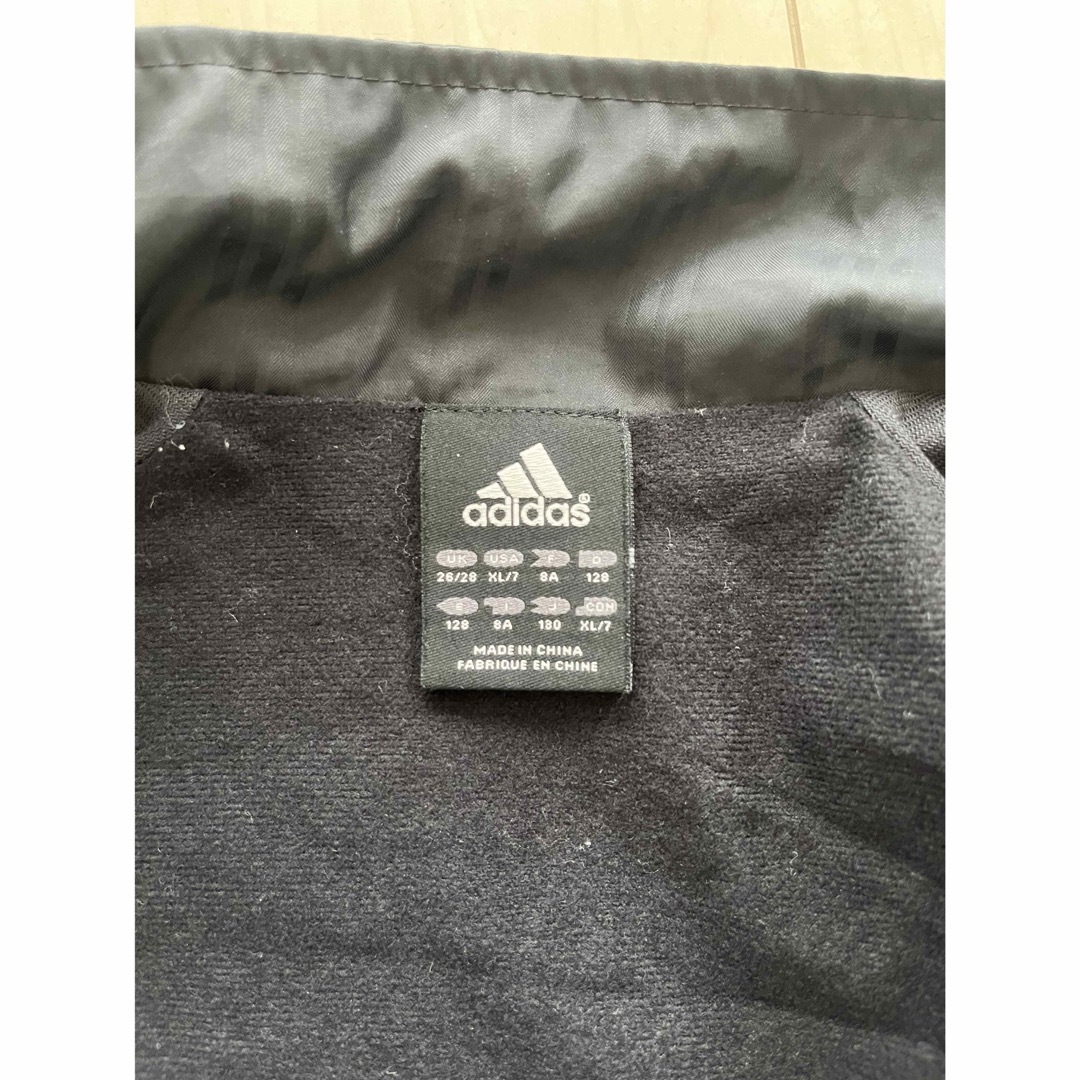 adidas(アディダス)のadidas アディダス　ブルゾン　パーカー 130 中フリース キッズ/ベビー/マタニティのキッズ服男の子用(90cm~)(ジャケット/上着)の商品写真