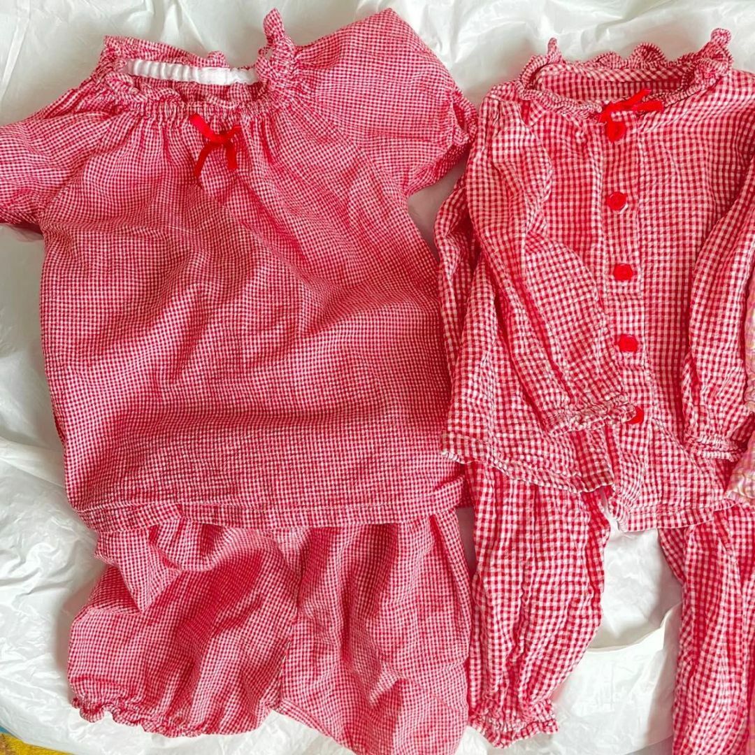 美品 長袖 半袖 リボン パジャマ 上下 3点 6点 セット ピンク レッド キッズ/ベビー/マタニティのベビー服(~85cm)(パジャマ)の商品写真