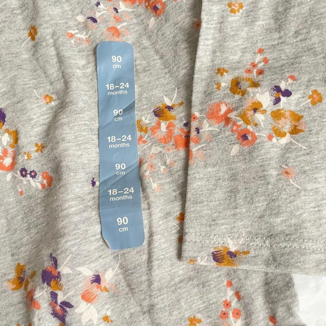 babyGAP(ベビーギャップ)の新品 ベビーギャップ 半袖 長袖 ロンパース 肌着 3枚組 90 4点セット キッズ/ベビー/マタニティのキッズ服女の子用(90cm~)(下着)の商品写真