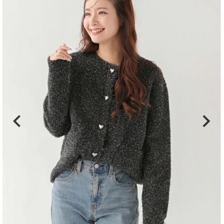 ザラ(ZARA)のフィットモア　ラメニットハートボタンカーディガン　ZARA好きに(カーディガン)