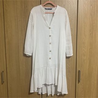 ザラ(ZARA)の白ワンピ(ひざ丈ワンピース)