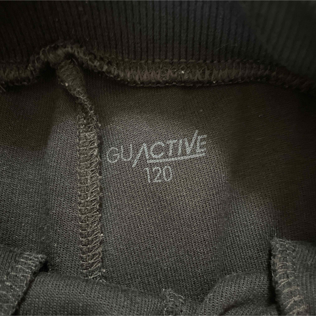 GU(ジーユー)のGU ACTIVE  女児スウェットパンツ　ブラック　120 キッズ/ベビー/マタニティのキッズ服女の子用(90cm~)(パンツ/スパッツ)の商品写真