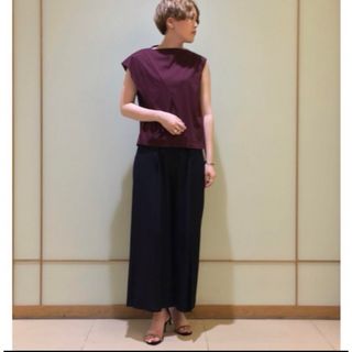 ＜Demi-Luxe BEAMS＞スラッシュネックアシメフリルプルオーバー