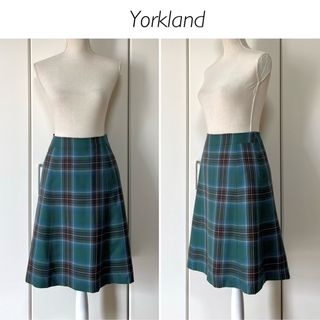 ヨークランド(Yorkland)の【クリーニング済】YORKLAND フレアチェックスカート(ひざ丈スカート)