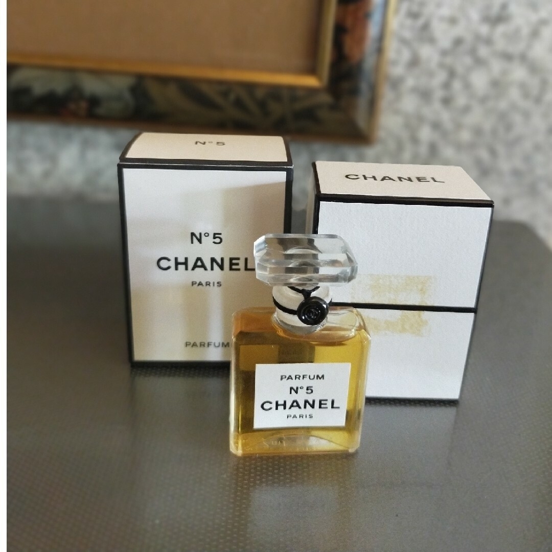 CHANEL(シャネル)のシャネル５番『ピュア・パルファム』7.0ml未開栓品 コスメ/美容の香水(香水(女性用))の商品写真