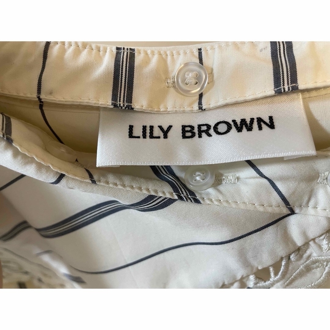 Lily Brown(リリーブラウン)の完売⭐︎ LILY BROWN 2way刺繍ブラウス レディースのトップス(シャツ/ブラウス(長袖/七分))の商品写真