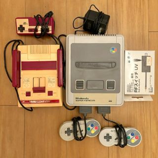 ニンテンドウ(任天堂)のファミコン 前期 旧ファミコン 初代  ファミリーコンピュータ  ジャンク(家庭用ゲーム機本体)