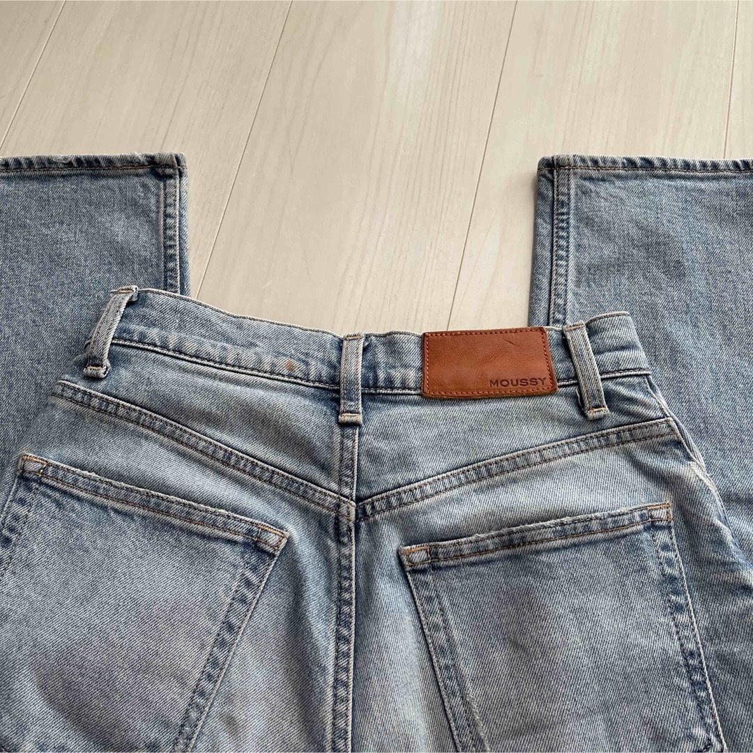 moussy(マウジー)のmoussy PLAIN JEANS STRAIGHT 24インチ レディースのパンツ(デニム/ジーンズ)の商品写真