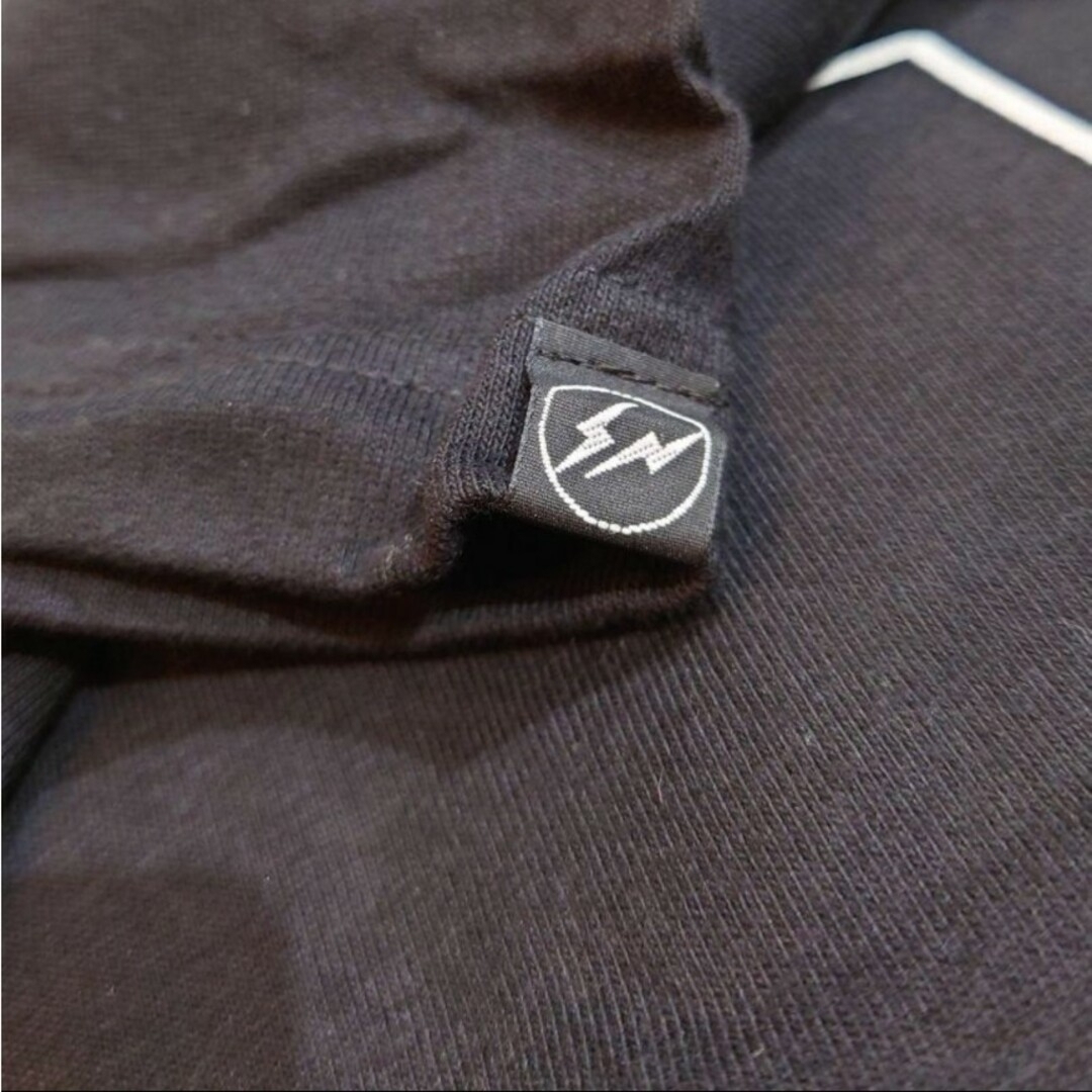 FRAGMENT(フラグメント)のWEEKEND sequel FRAGMENTuniversityTシャツ 黒M メンズのトップス(Tシャツ/カットソー(半袖/袖なし))の商品写真