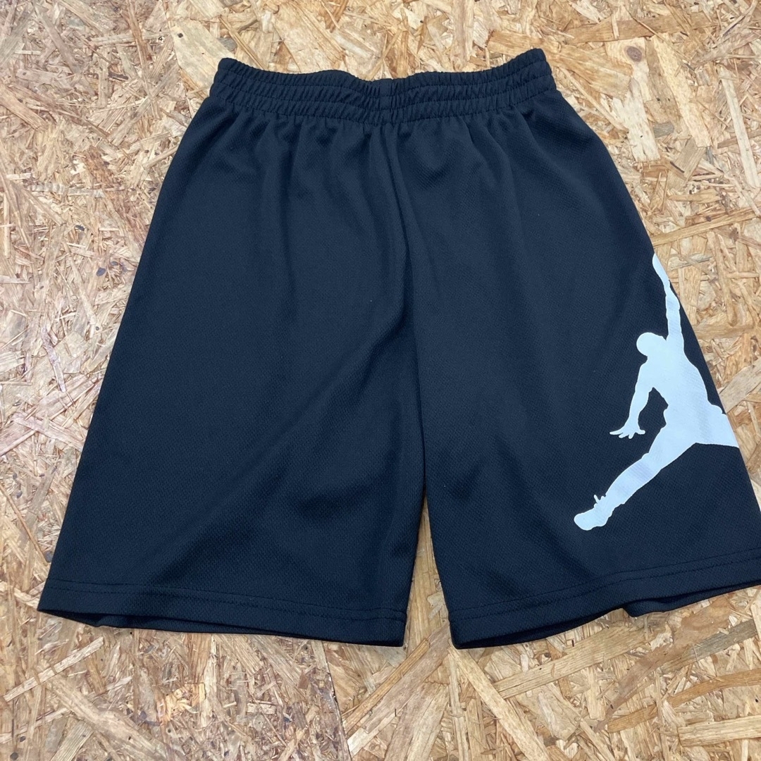 Jordan Brand（NIKE）(ジョーダン)のAIR JORDAN ジャンプマン　キッズ　ショート　パンツ　セット キッズ/ベビー/マタニティのキッズ服男の子用(90cm~)(パンツ/スパッツ)の商品写真