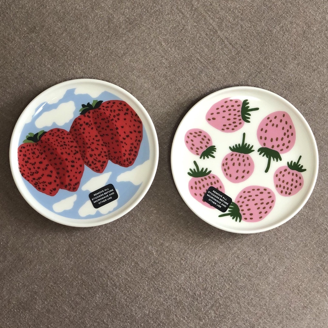 marimekko(マリメッコ)のマリメッコ【marimekko】plate 13,5 cm     プレート２枚 インテリア/住まい/日用品のキッチン/食器(食器)の商品写真