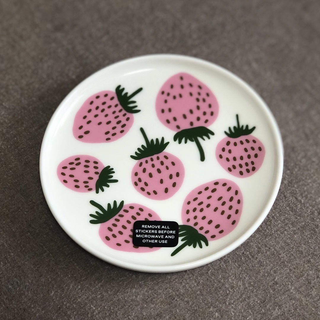 marimekko(マリメッコ)のマリメッコ【marimekko】plate 13,5 cm     プレート２枚 インテリア/住まい/日用品のキッチン/食器(食器)の商品写真