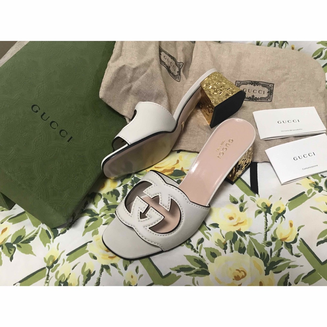 新品 未使用 GUCCI ゴールドヒール サンダル オフホワイト ミュール 新品 未使用 GUCCI ゴールドヒール サンダル オフホワイト ミュール