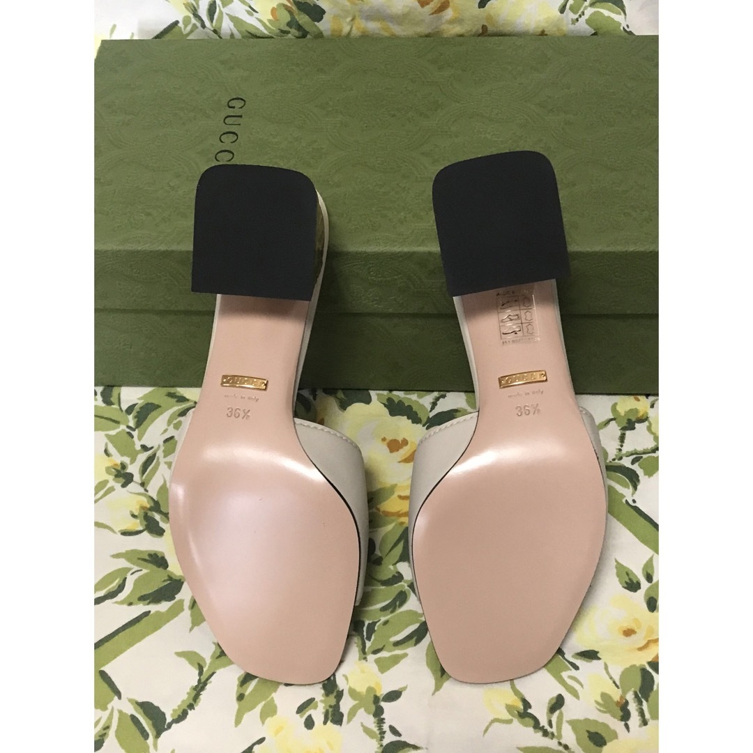 GUCCI - 新品 未使用 GUCCI ゴールドヒール サンダル オフ GUCCI - 新品 未使用 GUCCI ゴールドヒール サンダル オフ