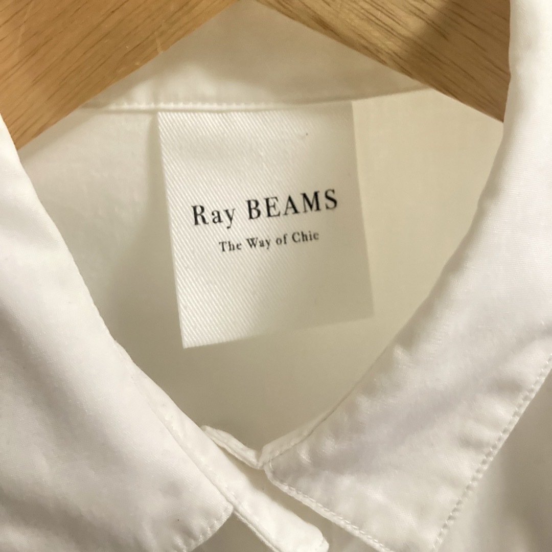 Ray BEAMS(レイビームス)のRay BEAMS プリーツ 半袖ブラウス  ホワイト レディースのトップス(シャツ/ブラウス(長袖/七分))の商品写真