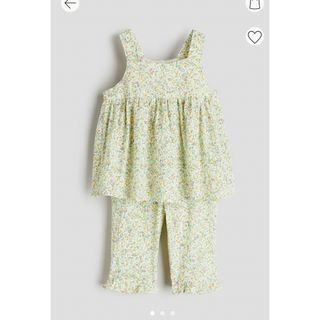 エイチアンドエム(H&M)のフローラルパターン2アイテムセット(ロンパース)