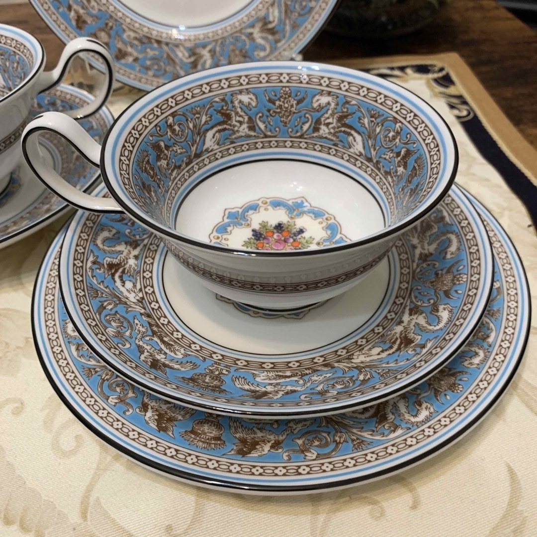 WEDGWOOD(ウェッジウッド)の未使用　ウェッジウッド  フロレンティーン　ターコイズ　ティーカップ　プレート インテリア/住まい/日用品のキッチン/食器(食器)の商品写真