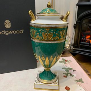 ウェッジウッド(WEDGWOOD)の希少ウェッジウッド  コロンビア　パウダーグリーン　シャグリーン　フラワーベース(食器)