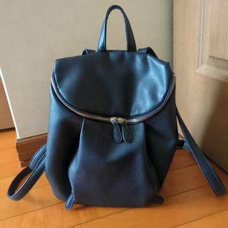 コムサイズム(COMME CA ISM)の美品　コムサイの　リュック 　紺色(リュック/バックパック)