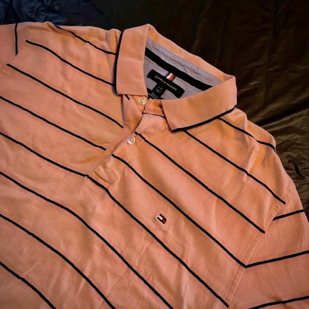 TOMMY HILFIGER(トミーヒルフィガー)のTommy HILFIGER半袖ポロシャツ (ピンク／紺ボーダー柄)☆Lサイズ メンズのトップス(ポロシャツ)の商品写真
