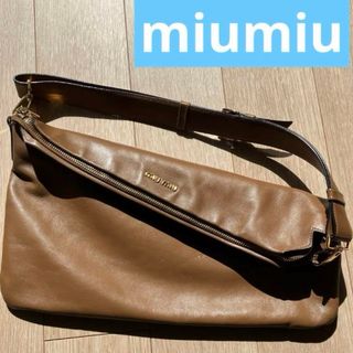 ミュウミュウ(miumiu)のmiumiuショルダーバッグ(ショルダーバッグ)