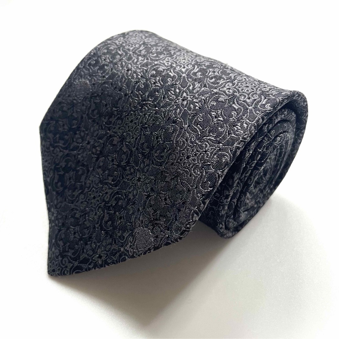 VERSACE(ヴェルサーチ)の꧁美品꧂ ヴェルサーチ ネクタイ ジャガード織 バロック柄 メデューサ ブラック メンズのファッション小物(ネクタイ)の商品写真