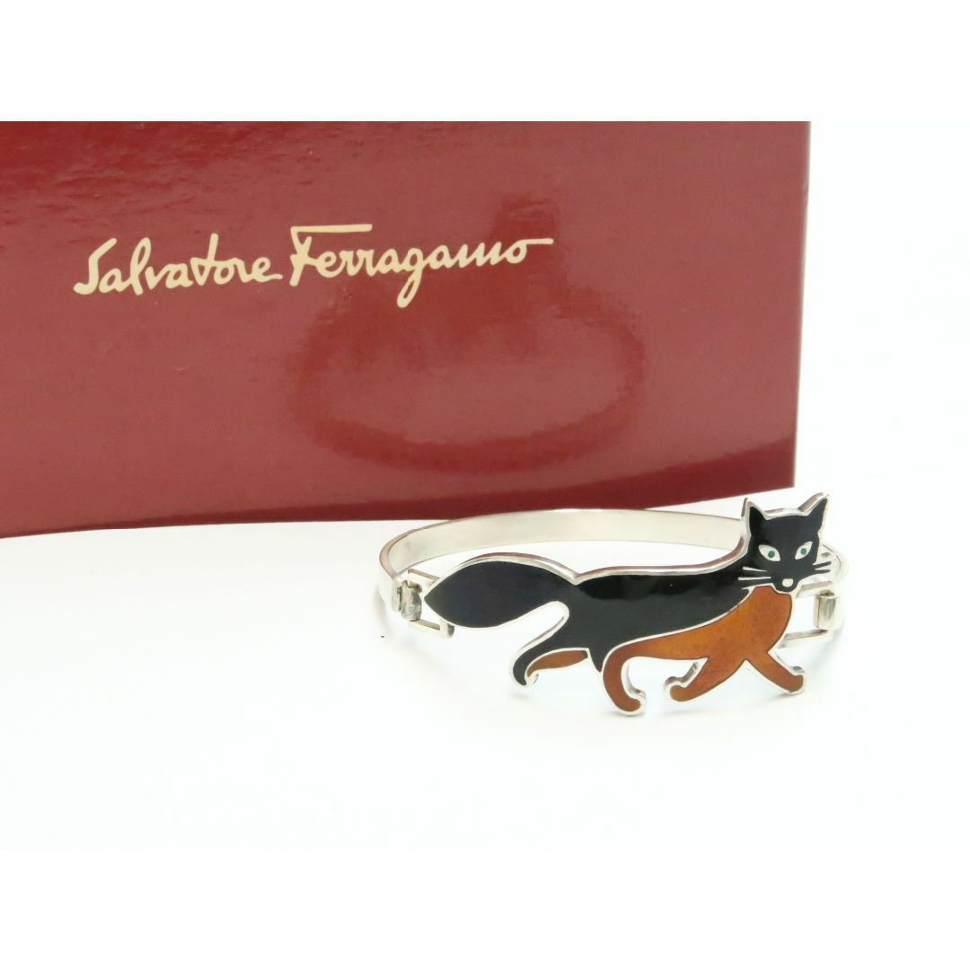 Salvatore Ferragamo(サルヴァトーレフェラガモ)のフェラガモ　ヴィンテージ　狐　Silver925　バングル　18682612 レディースのアクセサリー(ブレスレット/バングル)の商品写真