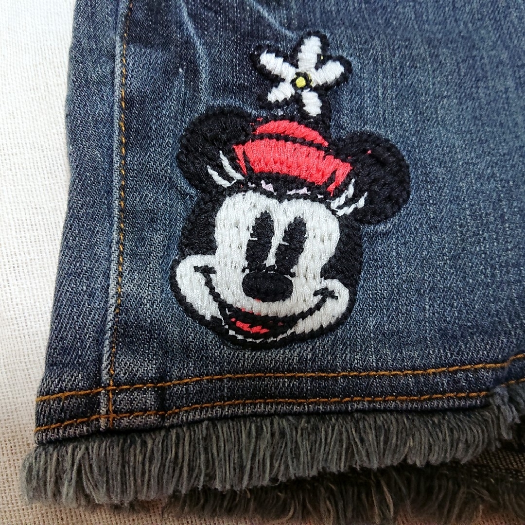 Disney(ディズニー)の【Disney】120：デニム ショートパンツ・ミニーちゃんの刺繍 キッズ/ベビー/マタニティのキッズ服女の子用(90cm~)(パンツ/スパッツ)の商品写真