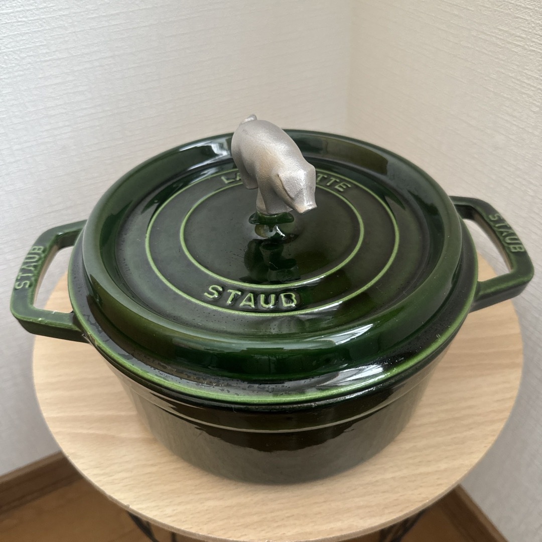 STAUB(ストウブ)のストウブ★Staub★22cm インテリア/住まい/日用品のキッチン/食器(鍋/フライパン)の商品写真