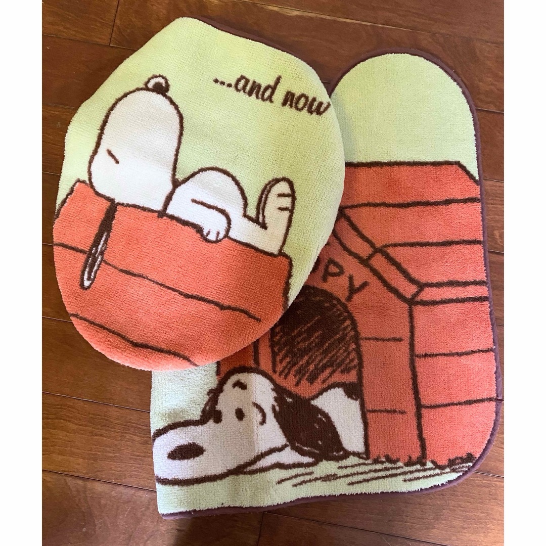 SNOOPY(スヌーピー)のスヌーピー  トイレマット セット インテリア/住まい/日用品のラグ/カーペット/マット(トイレマット)の商品写真