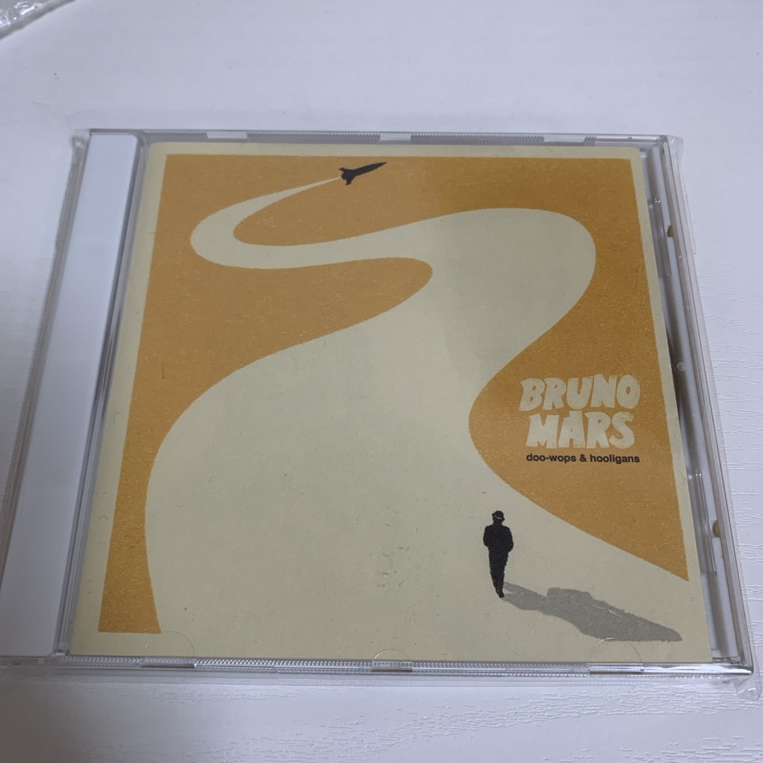 doo-wops & hooligans/Bruno Mars エンタメ/ホビーのCD(ポップス/ロック(洋楽))の商品写真