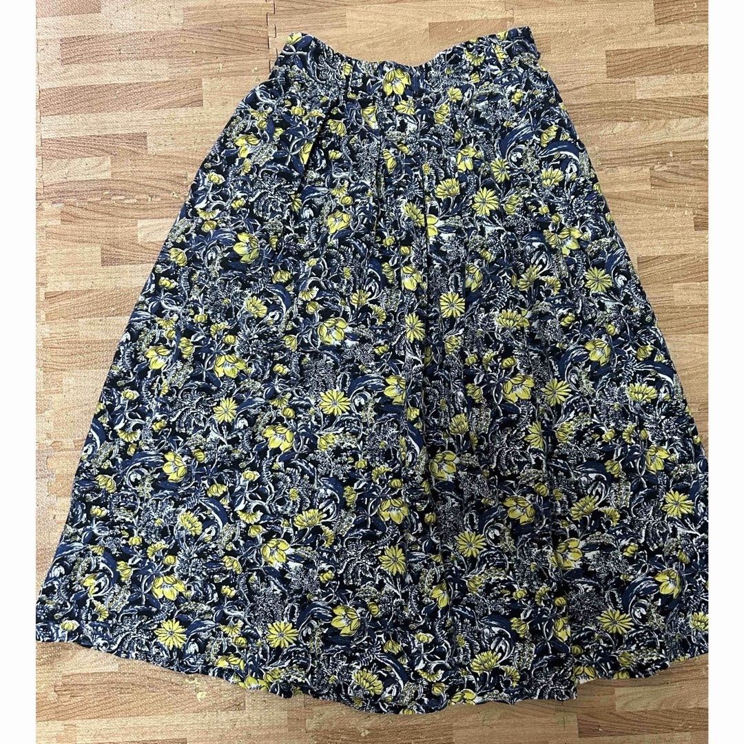 FELISSIMO(フェリシモ)のフェリシモ　花柄スカート　Mサイズ レディースのスカート(ひざ丈スカート)の商品写真