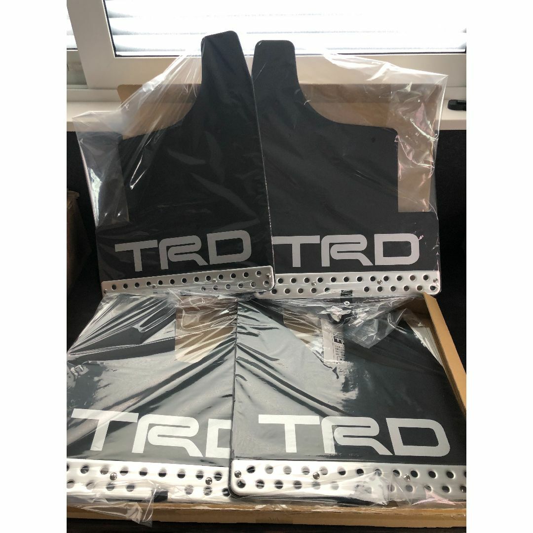 トヨタ ハイラックス マッドフラップ ブラック TRD 前後左右