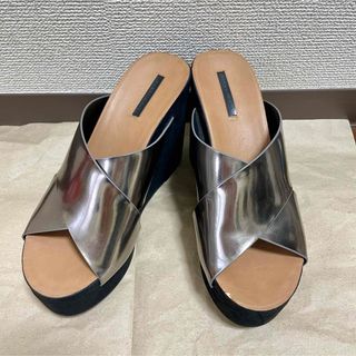 ザラ(ZARA)のZARA シルバー サンダル(サンダル)