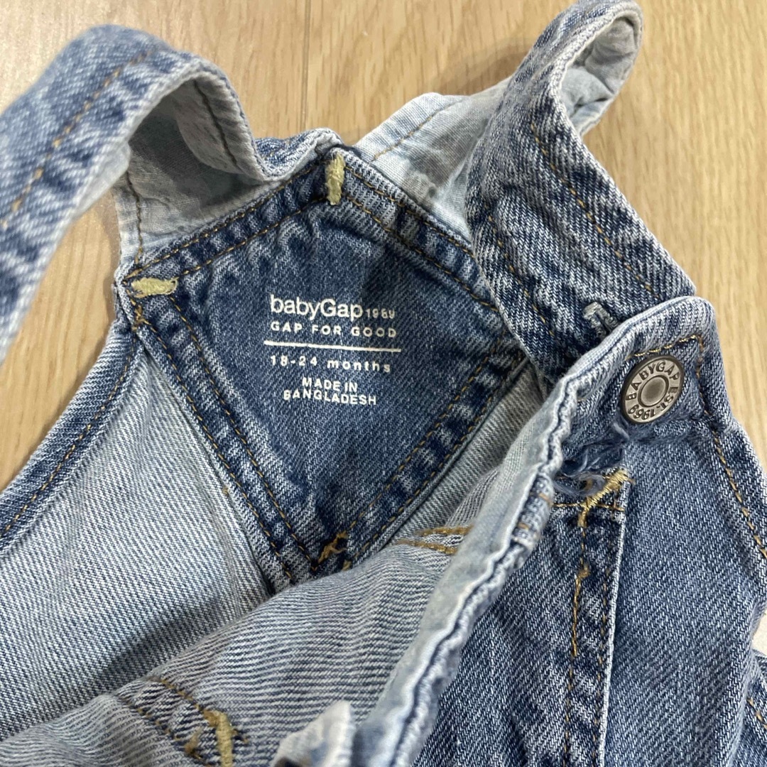 GAP Kids(ギャップキッズ)のGAP ベビー　キッズ　サロペット　デニム　18-24m キッズ/ベビー/マタニティのベビー服(~85cm)(パンツ)の商品写真