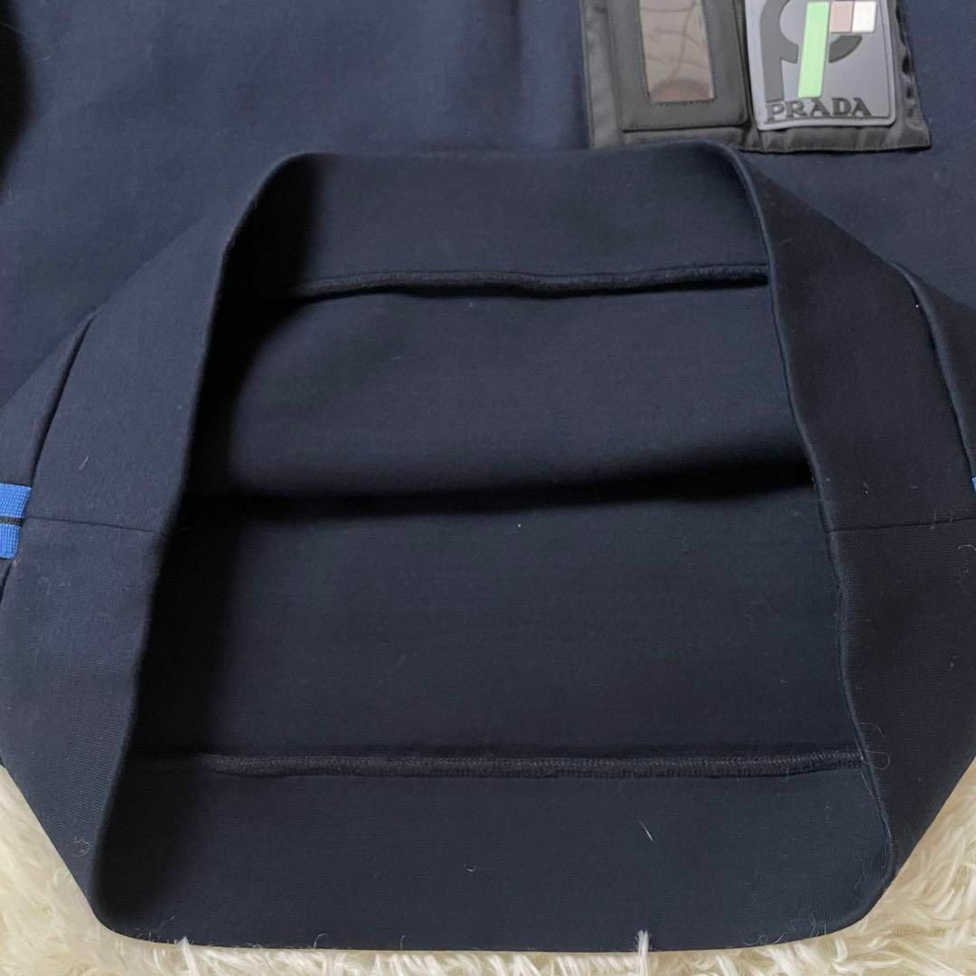 PRADA(プラダ)の美品✨プラダ　スウェット　トレーナー　Nissy着用　ナイロン　ロゴポケット　黒 メンズのトップス(スウェット)の商品写真