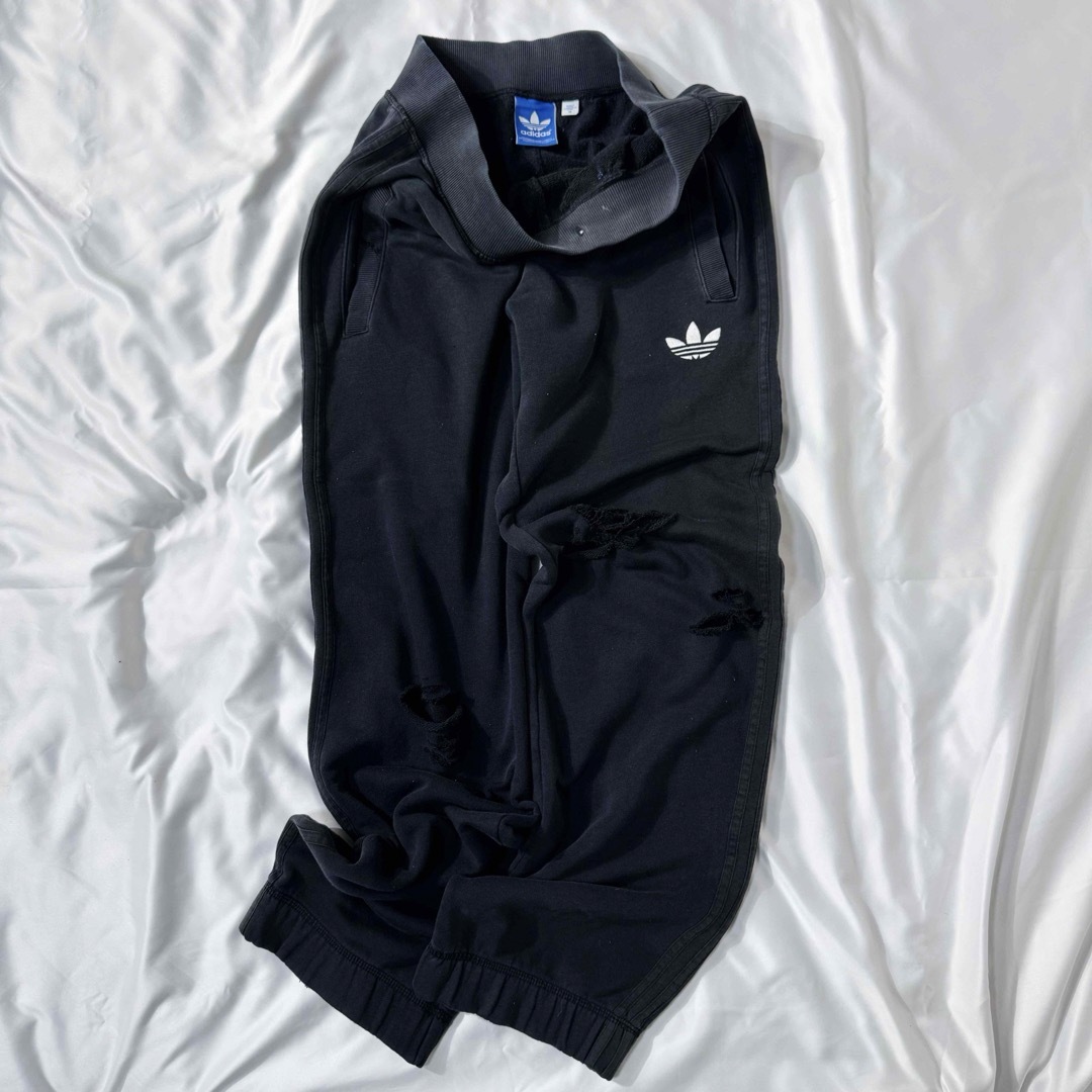 adidas(アディダス)のVINTAGE adidas ダメージスウェットパンツ メンズのパンツ(その他)の商品写真