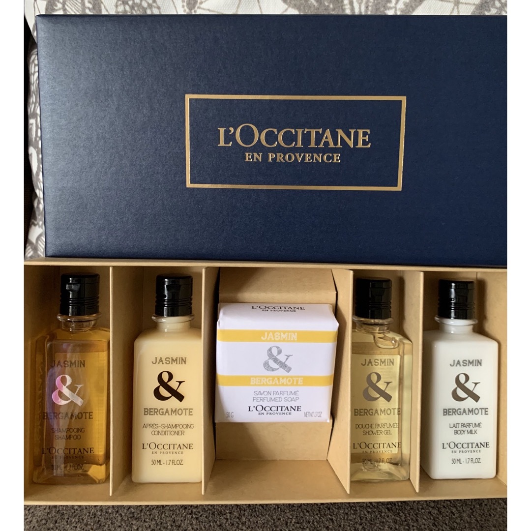 L'OCCITANE(ロクシタン)の【新品・未使用】ロクシタン トラベルセット コスメ/美容のヘアケア/スタイリング(シャンプー/コンディショナーセット)の商品写真