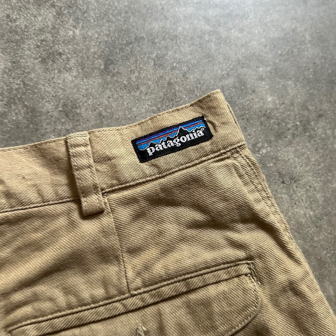 patagonia(パタゴニア)のパタゴニア ツータックハーフパンツ 32W ベージュ メンズのパンツ(ショートパンツ)の商品写真