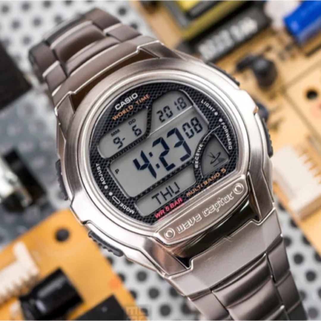 CASIO(カシオ)のカシオ デジタル腕時計　国内正規品新品　レトロデザイン　ステンレス電波時計モデル メンズの時計(腕時計(デジタル))の商品写真