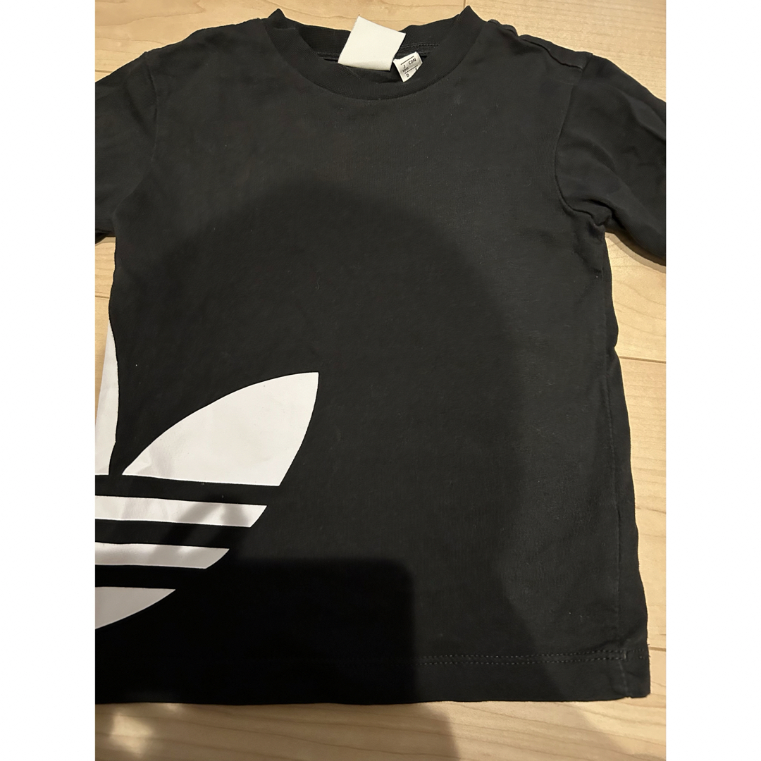 adidas(アディダス)のadidasキッズ 半袖トップス キッズ/ベビー/マタニティのキッズ服男の子用(90cm~)(Tシャツ/カットソー)の商品写真