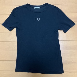 アールユー(RU)のTシャツ　ブラック　アールユー(Tシャツ(半袖/袖なし))