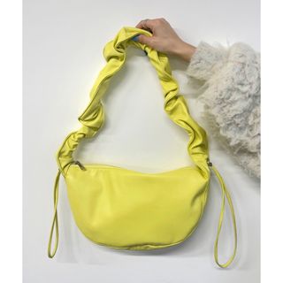 WHO'S WHO gallery - フーズフーギャラリー ギャザーショルダーBAG イエロー ショルダーバッグ 新品