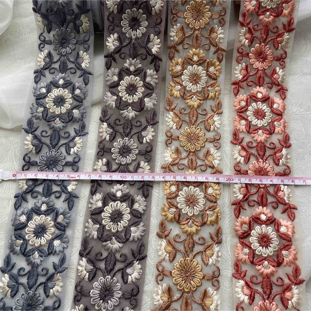 no.190 紫　インド刺繍リボン ハンドメイドの素材/材料(生地/糸)の商品写真