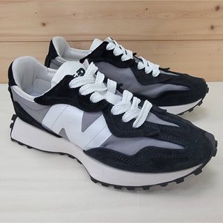 ニューバランス(New Balance)のニューバランス U327WEC ブラック/ホワイト 25㎝(スニーカー)